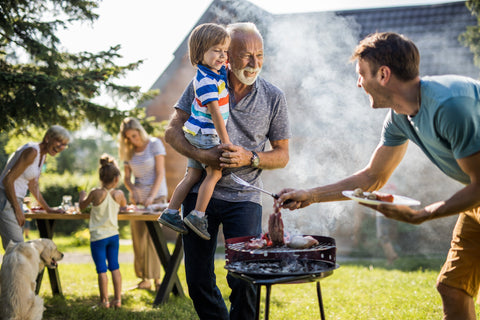 Die besten Hausmittel und Tipps bei Insektenstichen für Camping und Biergarten