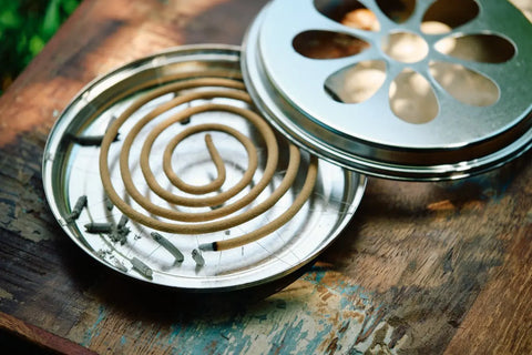 Vorsicht vor Mückenspiralen / Räucherspiralen und Biozidverdampfern! Wie gefährlich sind sie wirklich? - VapoWesp